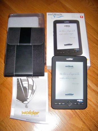 Libro electrónico Wolder de 6" de tacto terciopelo, ultra slim y pantalla pearl, en perfecto estado.

Especificaciones:

 02