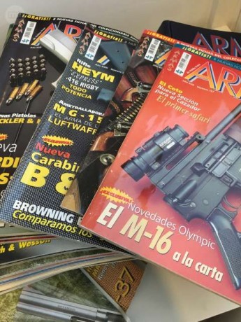 Hola vendo mi colección de revistas Armas de la editorial Hobby Press. Tengo 3 tomos con tapas, que contienen 01
