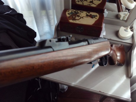 Vendo carabina de cerrojo calibre 22lr , de la prestigiosa marca CZ modelo Brno 2 (452) , famosa por su 11