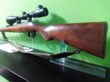 Vendo carabina de cerrojo calibre 22lr , de la prestigiosa marca CZ modelo Brno 2 (452) , famosa por su 30