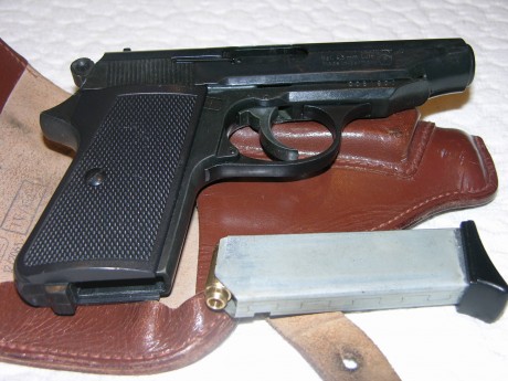 Pongo a la venta ésta magnífica Walther ME. 
El conjunto a la venta consta de: 
.- Pistola Walther ME9-Para 02