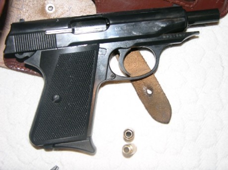 Pongo a la venta ésta magnífica Walther ME. 
El conjunto a la venta consta de: 
.- Pistola Walther ME9-Para 01