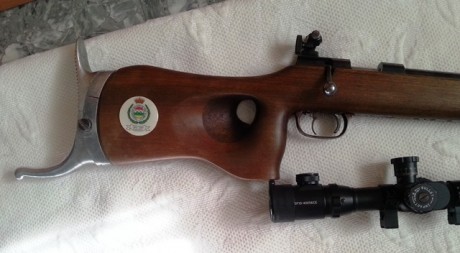 Carabina marca Shultz & Larsen modelo Olimpia. Calibre .22 l.r. Cañón super pesado. Rabera original. 01