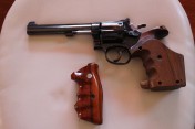se vende revolver smith wesson modelo K-14, gran precisión, calibre 38 spl.
Està en Tarragona.
Precio 10