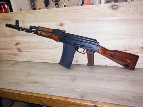 VENDIDA. Escopeta Saiga 410 versión 02, la que es como un Ak 47 clásico.
Muy buen estado de conservación 01