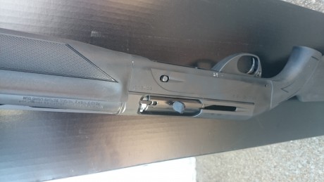 Vendo Benelli Belmonte 1 sintética con chokes,  la escopeta esta nueva a estrenar sin guiar directa de 00
