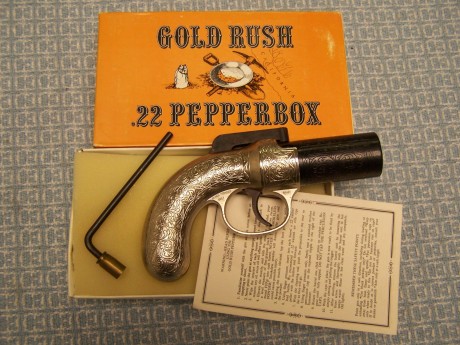 VENDO REVOLVER GOLD RUSH PEPPERBOX CAL 22 GUIADO CON LICENCIA AE

FABRICADO POR ASTRA EN LOS AÑOS 70 PARA 00