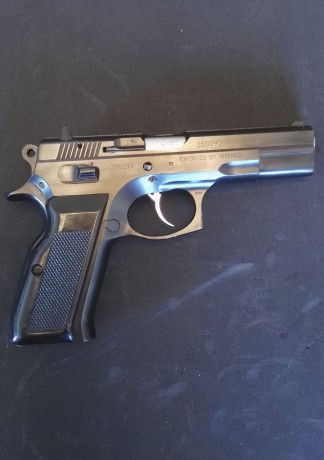 Buenas

Vendo Norinco NP40, calibre .40SW, tiene muy pocos tiros.
El precio son 350€ Portes a penisula 01