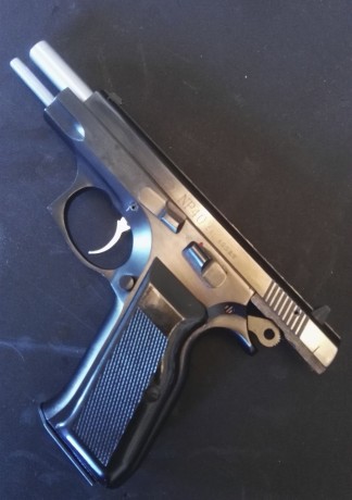 Buenas

Vendo Norinco NP40, calibre .40SW, tiene muy pocos tiros.
El precio son 350€ Portes a penisula 12