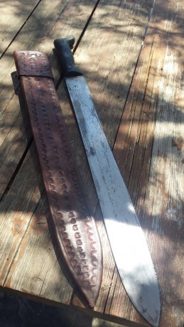 Pongo a la venta este machete colombiano totalmente original utilizado para la jungla con su funda trabajada 12