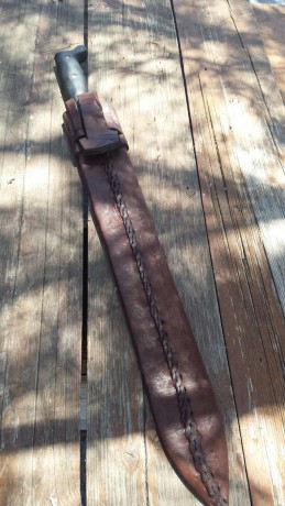 Pongo a la venta este machete colombiano totalmente original utilizado para la jungla con su funda trabajada 10