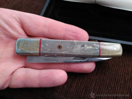 Vendo la siguiente pieza:

Navaja Exposito en mamut con acero VG10 Damascus y con el certificado del artesano.

Precio: 01