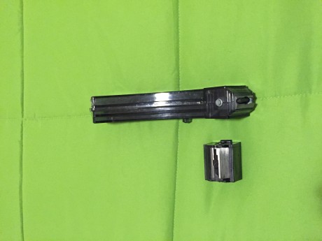 Cambio Ruger 10/22 por revolver SAA Uberti Calibre 45LC, con cañon de 4-3/4, la carabina va con un visor, 01