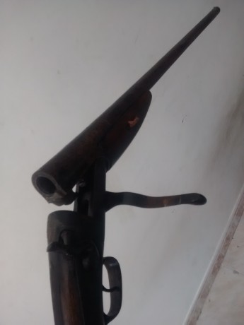 Muy buenas tardes.



Por hacer sitio saco a la venta esta escopeta Hispano-Inglesa monotiro, de perrillo 12