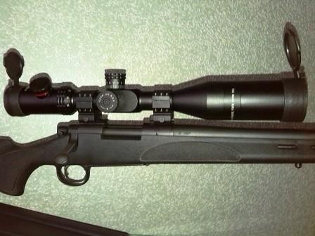 Un compañero me a pedido que ponga este rifle en venta, Remington 700 SPS Varmint calibre 22-250 , con 01
