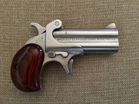hola vendo derringer del calibre 22lr realizado a mano por american derringer
perfecto estado,con certificados 00