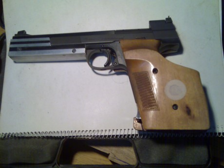 Hola a todos: Por fin me he decidido a vender mi 208. Realmente la compré porque es un arma emblemática 11