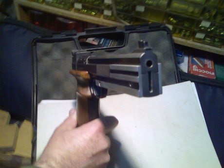 Hola a todos: Por fin me he decidido a vender mi 208. Realmente la compré porque es un arma emblemática 10