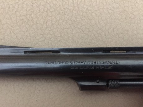 En venta revolver Llama calibre 22 Lr. pocos disparos. 21