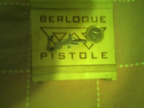 El titulo lo dice todo ,vendo STAR IN y pistola de fogueo ,
star IN bope antiguo,9 Corto,solo fresado 10