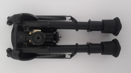 Son bipodes genericos,sin marca, pero cumplen muy bien su cometido. 14 cm plegado y 21,5 cm extendido.
Rapido 02
