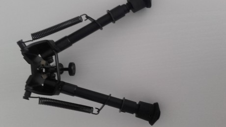 Son bipodes genericos,sin marca, pero cumplen muy bien su cometido. 14 cm plegado y 21,5 cm extendido.
Rapido 01