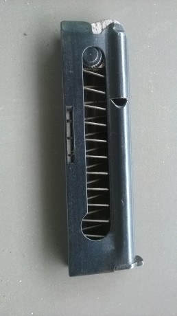 A ver si alguien me puede ayudar.
Hace muchos años (unos 30) había una carabina del 22LR en casa. 
Su 01