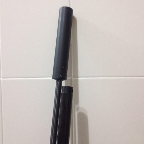 Hola, pues vendo esta carabina con excasos meses. Tiene factura de compra. Adjunto con ella un silenciador, 01