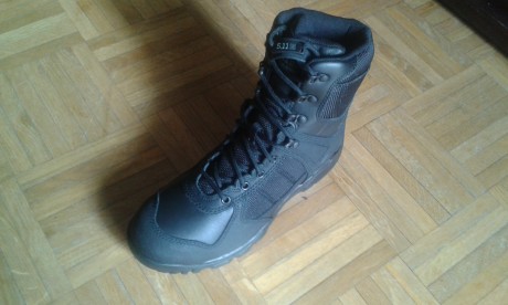 Vendo botas 5.11 XPRT , nuevas a estrenar, talla 41. En su caja con todo lo que traen. 
Valoradas en 200€, 01