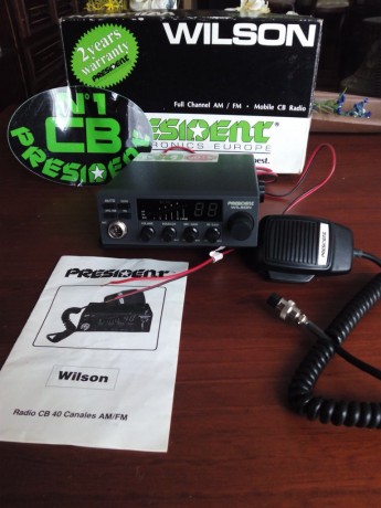 Vendo emisora nunca usada , aún conserva su caja y manual , marca President modelo Wilson 27Mhz, 40 canales 02