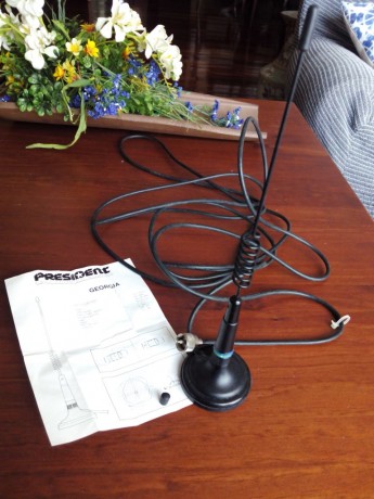 Vendo emisora nunca usada , aún conserva su caja y manual , marca President modelo Wilson 27Mhz, 40 canales 20