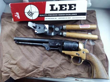 Venta Colt Navy 1851 calibre 44 , Marca Pietta,  en buen estado general tanto mecánico como estético , 02