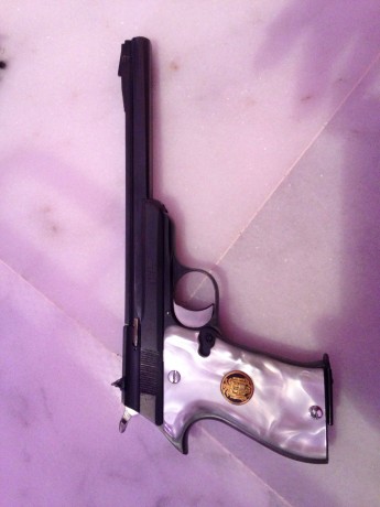 Hola,

Cambio está preciosidad STAR FR en 22 lr.
Se trata de un modelo diferente ya que tiene el cañón 01