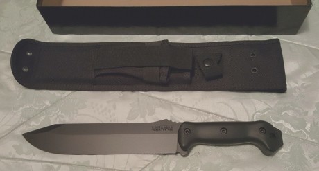  ***VENDIDO***

***El cuchillo ha sido vendido, gracias a todos por el interés*** 

Vendo cuchillo Becker 00