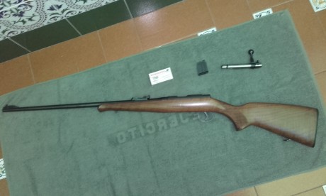 Vendo o cambio CZ 452 cal.22LR. Bien cuidada y mantenida, en excelentes condiciones. Cargador 5 balas. 01