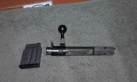 Vendo o cambio CZ 452 cal.22LR. Bien cuidada y mantenida, en excelentes condiciones. Cargador 5 balas. 10