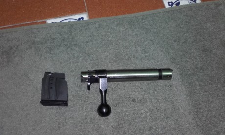 Vendo o cambio CZ 452 cal.22LR. Bien cuidada y mantenida, en excelentes condiciones. Cargador 5 balas. 21