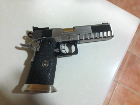 Vendo por 1300€ o Open en buen estado 
6 cargadores 01