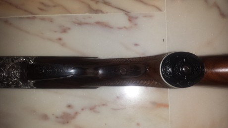Buenas , vendo una escopeta superpuesta marca Felix Sarasqueta ,falsas pletinas largas con grabados a 12