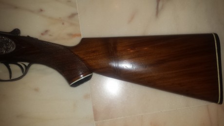 Buenas , vendo una escopeta superpuesta marca Felix Sarasqueta ,falsas pletinas largas con grabados a 20