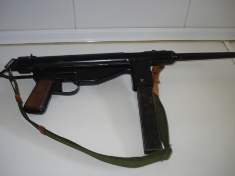 hola un amigo quiere vender un subfusil portugues fbp modelo 48 , inutilizado. con certificado bope,en 02