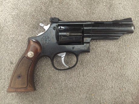 Buenas! Llevo tiempo por el foro pero es la primera vez que pongo a vender un arma. Me llamo juanjo y 02