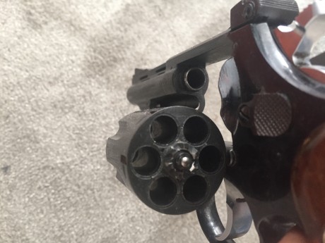 Buenas! Llevo tiempo por el foro pero es la primera vez que pongo a vender un arma. Me llamo juanjo y 00