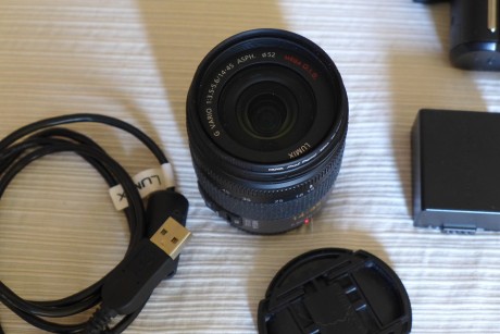 Me quito este equipo de fotografía muy poco usado. Cámara, manual, caja original, cargador, cables y dos 02