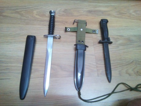 Hola a todos: un amigo vende:
Machete (réplica) de M1 GARAND 35€
Machete de fusil STG-57 Suizo (original) 02
