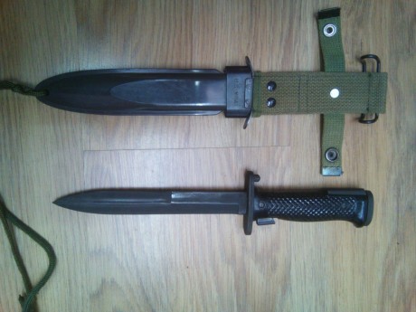 Hola a todos: un amigo vende:
Machete (réplica) de M1 GARAND 35€
Machete de fusil STG-57 Suizo (original) 00