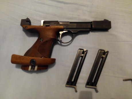 Por cese de la afición vendo o cambio mi pistola Unique DES 69, una excelente arma de competición destinada 00
