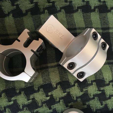 Hola compañeros pongo a la venta este conjunto de carabina y visor compuesto por 

Carabina remigton 597 12
