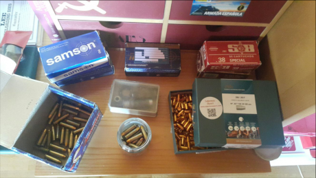 Muy buenas compañeros,
Debido a que me voy a estudiar fuera por bastante tiempo me veo obligado a vender 01