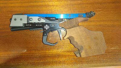 HOLA PONGO A LA VENTA PISTOLA MACH GUM MG-4 EN PERFECTO ESTADO CON DOS CARGADORES Y DOS GATILLOS,EL ARMA 02